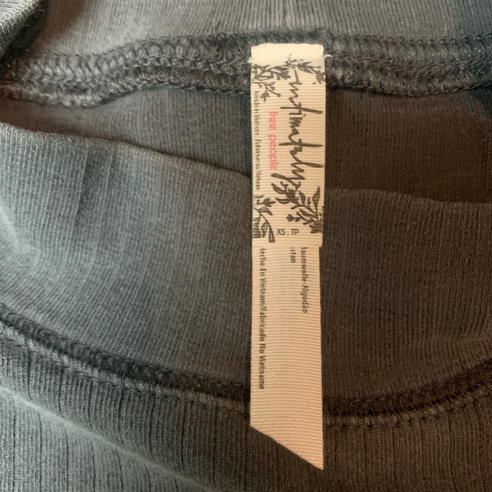 Free People Mock Neck Top Rickie Long Sleeve Grey Haze Size XS Grunge Layering - Picture 9 of 12